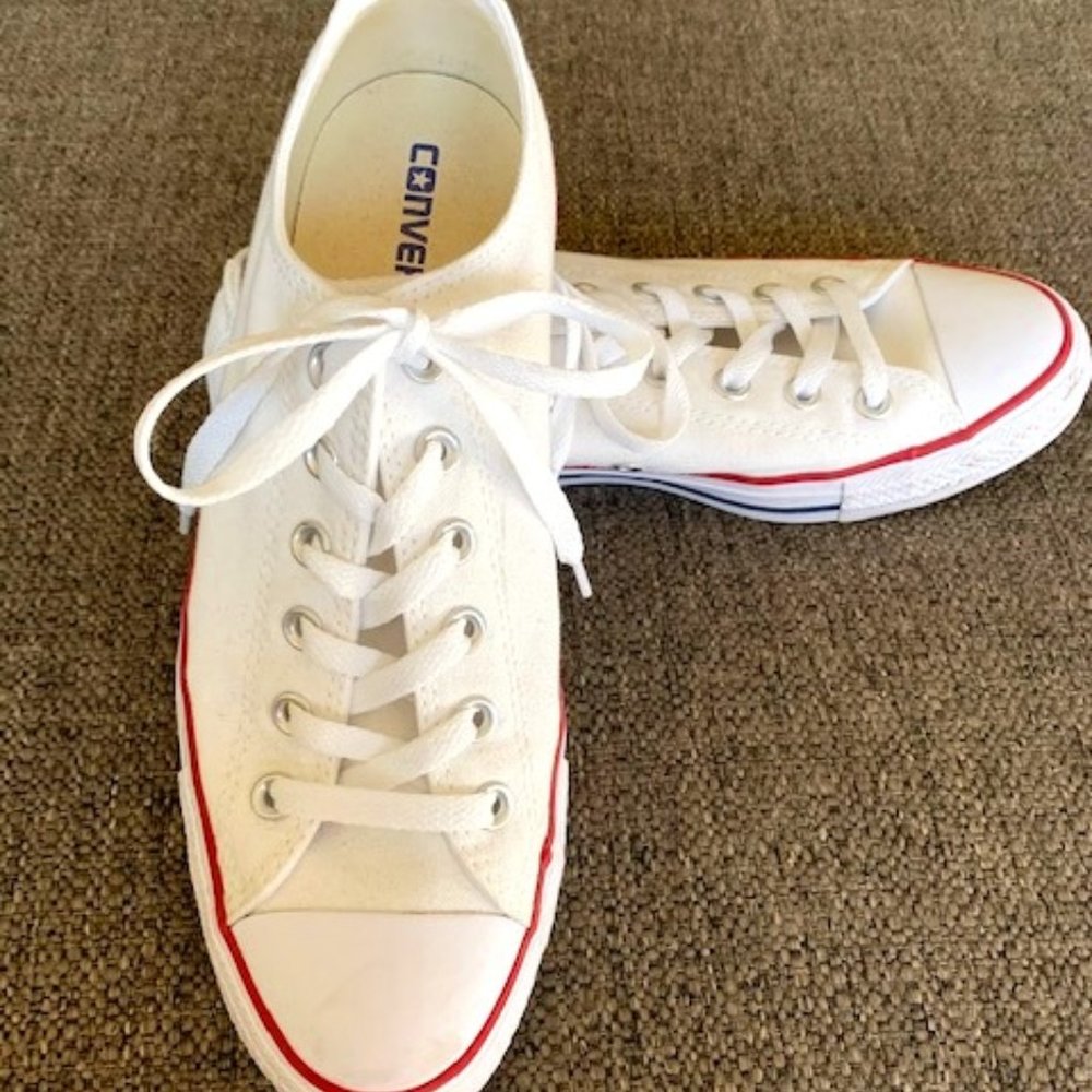 Converse Chuck Taylor - Size 10 Womens